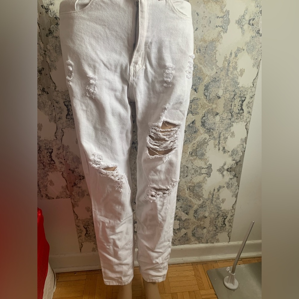 DISTRESSED HIGH WAISTED “MOM” JEANS